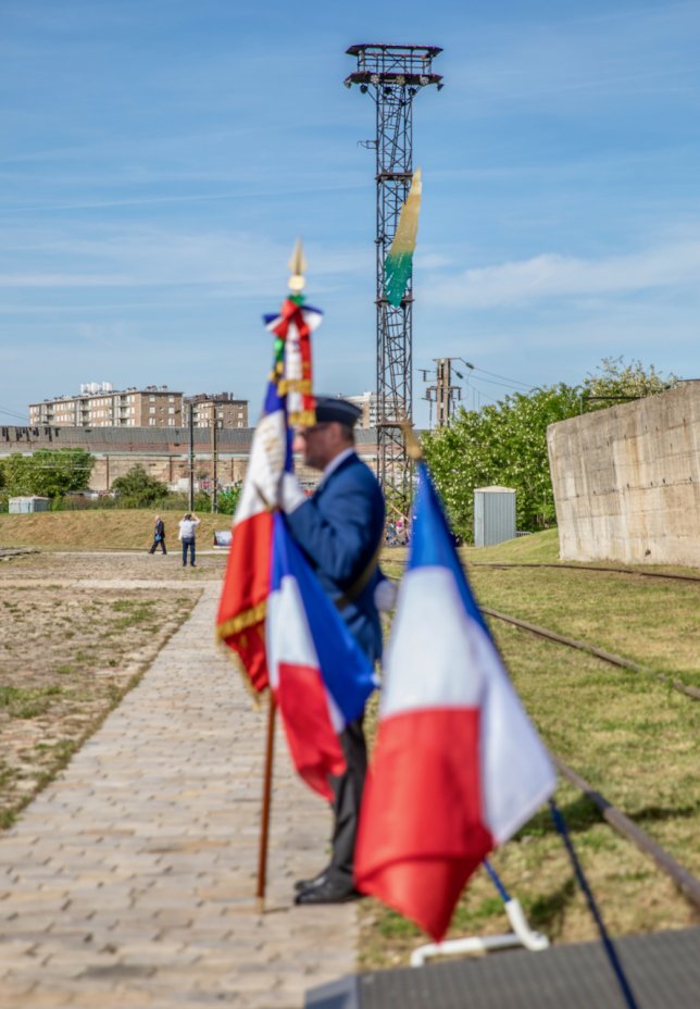 Inauguration parcours artistique Outre-Nuit � la gare de d�portation de Bobigny (c) Nicolas Moulard