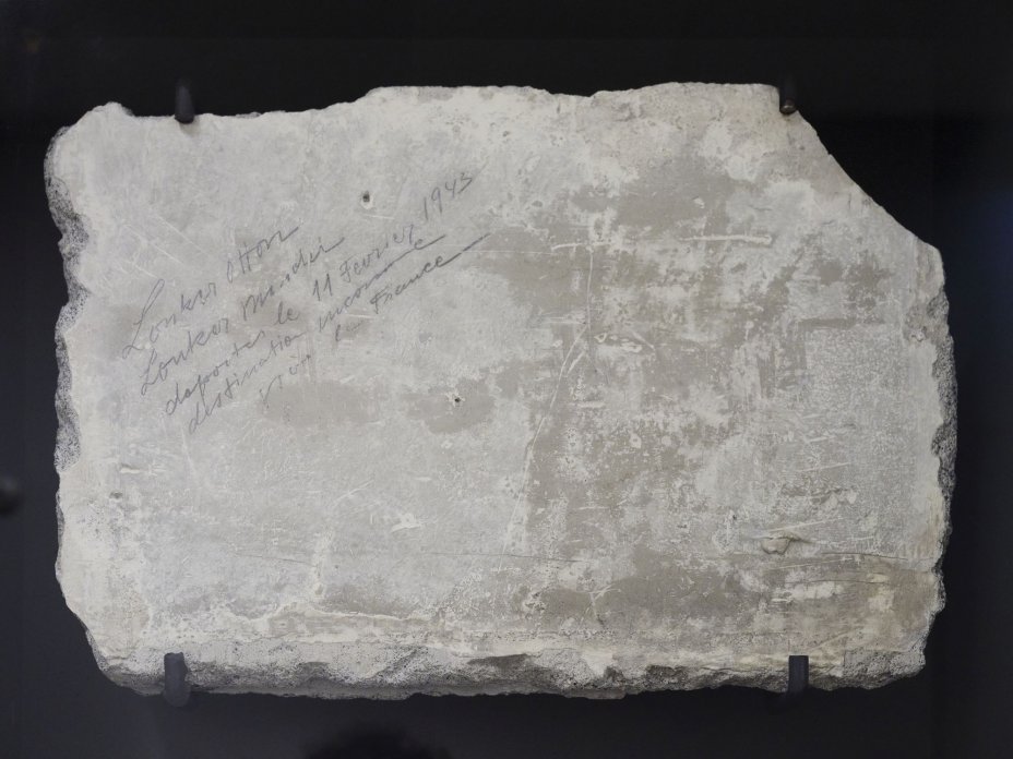 Graffiti found in 2009 at Cit de la Muette and exhibited at the Shoah Memorial. Manolo Mylonas, Dpartementales de la Seine-Saint-Denis